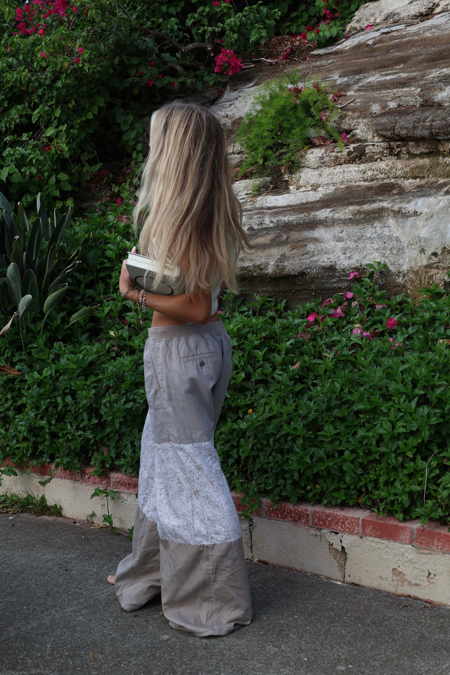 Stone Petal Cargos